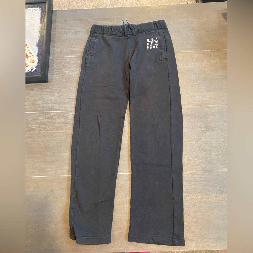 Abercrombie Boys Black Sweatpants- Small (10)